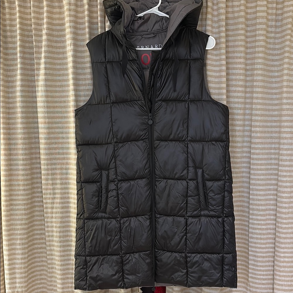 Bernardo Black Puffer Vest size S